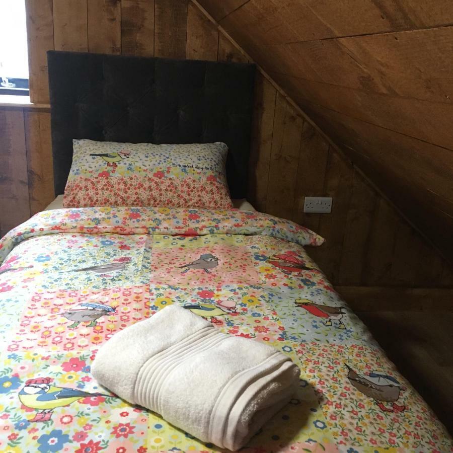 Hôtel Bluebell Lane Glamping à Newry Extérieur photo
