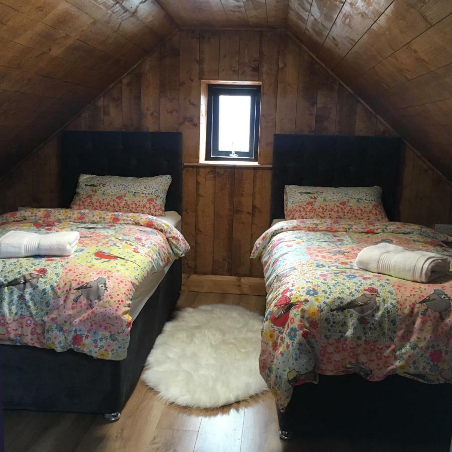 Hôtel Bluebell Lane Glamping à Newry Extérieur photo