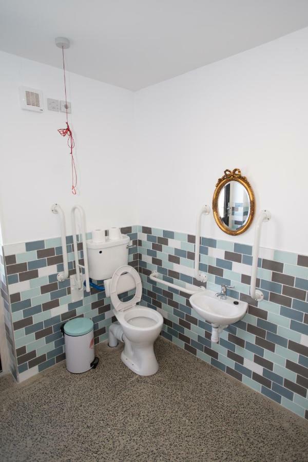 Hôtel Bluebell Lane Glamping à Newry Extérieur photo